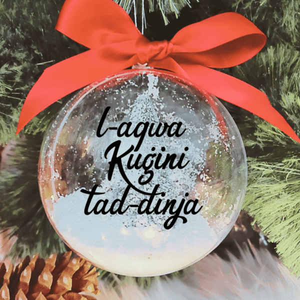 L-Aqwa Kuġini tad-Dinja - 10cm Acrylic Bauble