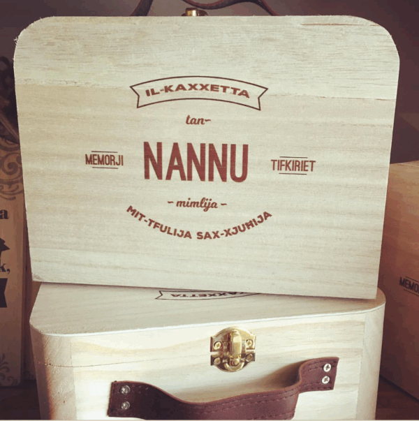 Il-Kaxxetta tan-Nannu - Wooden Suitcase Box